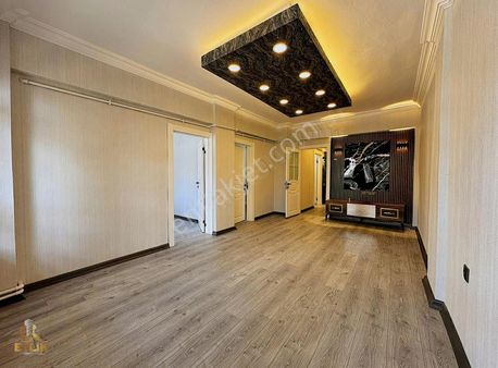 Etlik Gayrimenkul'den 3+1 Aşağı Eğlence Fırsat Daire !!!!