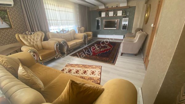 Arslanlıda 2 Daire Ve 1 Dükkandan Oluşan Müstakil Bina