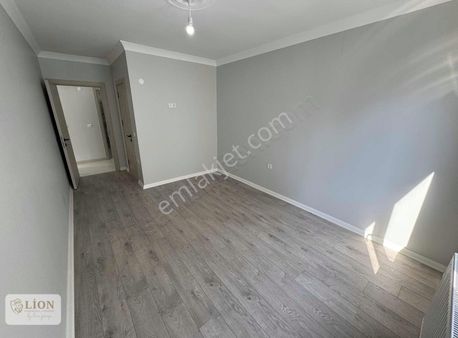 Beylikdüzü Yakupluda 3+1 Ev Metrobüse Yakın