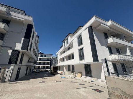 Döngel Mah. Asansörlü/deniz Manzaralı 3+1 Çatı Dubleks