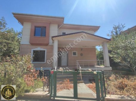 Şahin Tepesinde Metropol 1 Villarında Satılık Tripleks Villa