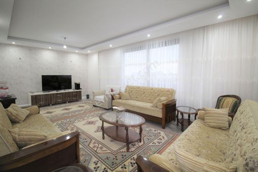 Retro’dan Toroslar’da Gözde Lokasyonda Site İçi Lüks 4+1