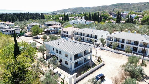 Akçay Sezgin Emlaktan Doğayla İç İçe Bahçe Kullanımlı Satılık 2+1