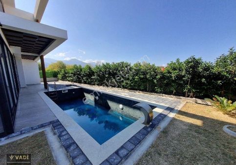 Kuşadası Güzelçamlı Sahilinde Satılık Özel Havuzlu Ful Eşyalı Satılık Villa