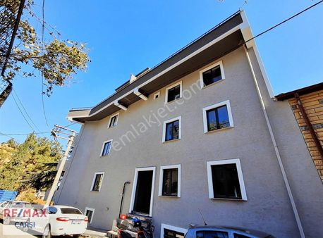 Remax Çarşı'dan İzmit Merkezde Manzaralı Satılık 2+1 Daire