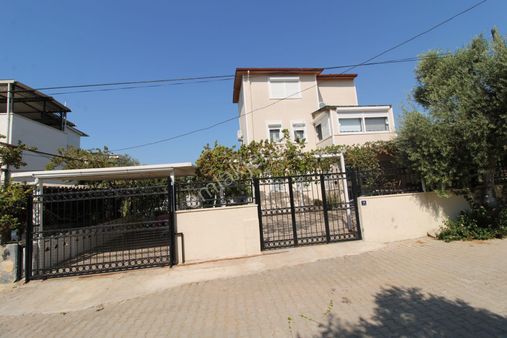 Aydın Didim Akbük Mahallesi 300m2 İçinde 3+1 Ebeveyn Banyolu Tam Müstakil Villa Denize 200 Metre