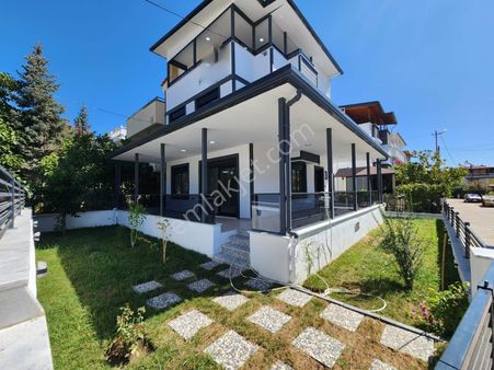 Gümüşden Altınolukta Geniş Bahçeli Denize 300 Metre 3+1 Müstakil