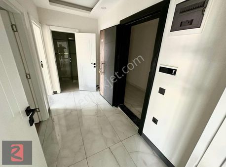 Işıklar'da Lüks Binada 5/4.katta Satılık 2+1