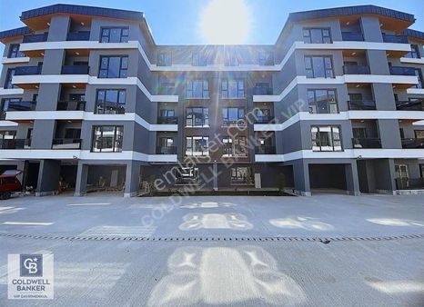 İncek'te Site İçerisinde Satılık 1+1 Daire