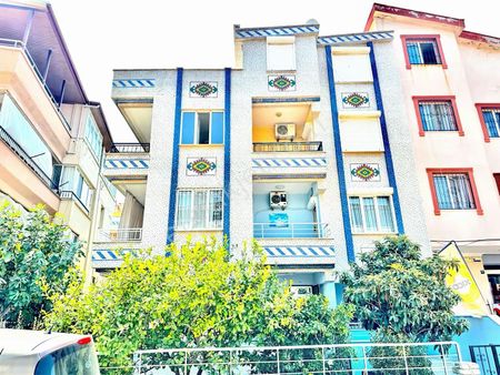 Didim Çamlık Mahallesinde Denize Yürüme Mesafesinde Tamamen Yenilenmiş 2+1 Satılık Daire