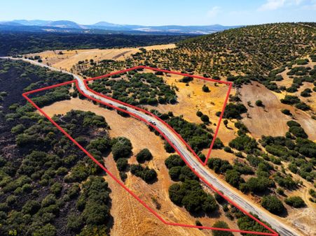 !!!kaçırılmaz Fırsat!!! Kula'da Satılık 28100 M2 Tarla (video)