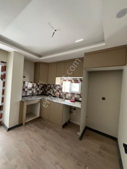 Elif Su Uludağ Mah . De 2+1 Kapalı Mutfak Cadde Üstü