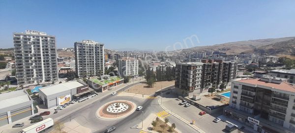 Çiğli Balatçık'ta Full Manzaralı 3+1 Çift Asansörlü 140 M2 Açık Otoparklı Daire