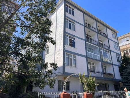 Bahçelievler Caddede Ara Kat Asansörlü Boş Satılık 3+1 Daire