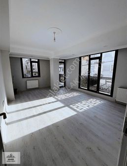 Ümranye Esenkent Mah Fırsaat İskanlı 2+1 Daire