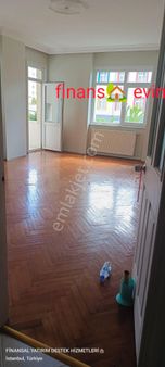 Ümraniye Mehmet Akif Mah.site İçi 2+1 2.kat Açık Otopark Asansör Mevcut Metrolar Yürü Me Tavukcu Y