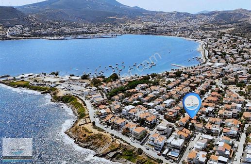 Burunucunda Denize 90 Metre Mesafede Geniş Bahçeli 3+1 Villa