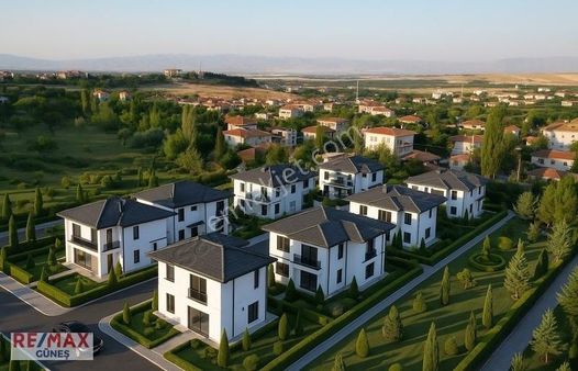 Hanımın Çiftliği'nde Site İçerisinde 5+1 Sıfır Villalar