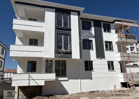 Fen Lisesi Cıvarında Satılık 2+1 Daire