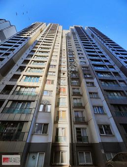 Fi Tower Sitesinde Boş Eşyalı Büyük Tip 2+1 Ferah Manzaralı Dair