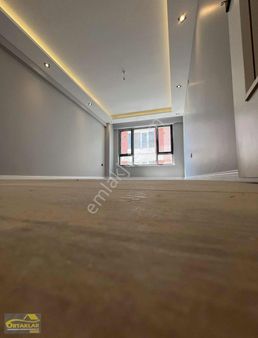 Birlik Caddesi Dibinde 3+1