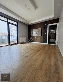 Kocasinan Mahallesinde Satılık Ön Cephe 1+1 Daire