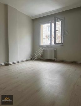 Yıldız Mah 3+1 120 M2 Açık Otoparklı Site İçi Kiralık Daire