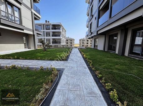 Zafer Mah Kentpark 2 Sitesinde Havuz Cephe 1+1 Daire