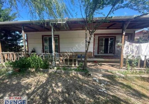 Çatalca Kestanelikte Satılık 750 M² Arsa Müstakil Ev