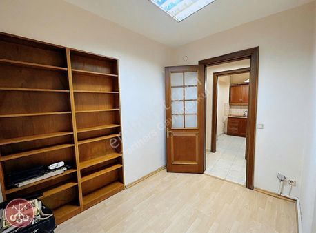 Asmalı Mescit Caddesi'nde 2+1 Satılık Daire