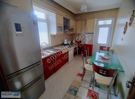 Merkez Gayrimenkul Armağan'dan 2+1 110m2 2.kat Genis Salon Mutfk