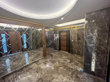 Pelitköy Tranvay'a Cephe 1+1 Eşyalı Deniz Manzaralı Kiralık