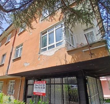 Yigit & Yalçınkaya Emlaktan Şenol Cd Üstünde Köşe Başı 100 M2 Dükkan Yüksek Giriş