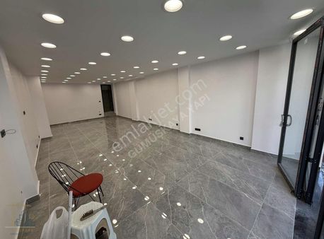 Halkalı Cadde Üzeri 2 Adet Şahane Dükkanlar / 60 Ve 40 M2