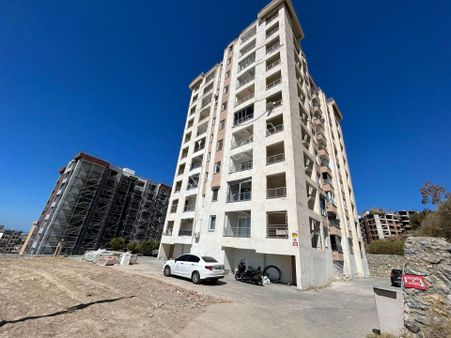 Kuşadası Uydukent'te 2+1 Satılık Daire