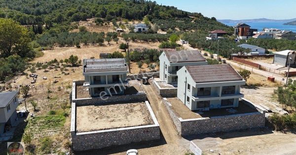 Aycan Gayrimenkulden Erdek Ocaklarda Satılık 4+1 Tripleks Villa