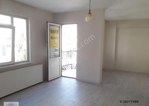 Eti'den Ortaköy'de Sahile Ve Duraklara Yakın 2+1 85m2 Kombili, Balkonlu, Yenilenmiş Ferah Daire