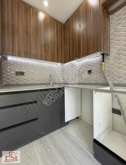 Göral'dan Muradiye'de Sıfır 2+1 Lüks Arakat Bahçeli Bina