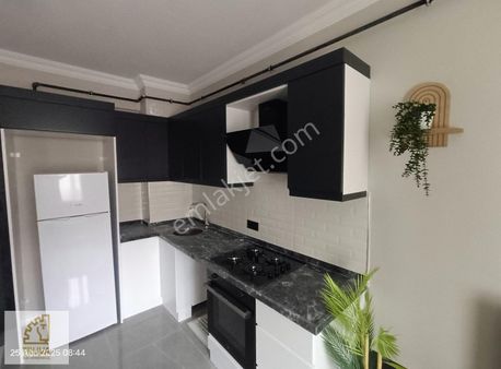 Truva/ahmet Kmrc'den Atakum'da Eşyalı Satılık Arakat 1+1 Daire