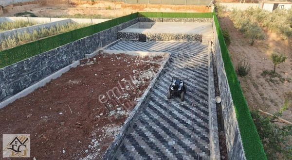 Oğuzeli Gürsuda Bağevlik Arazi