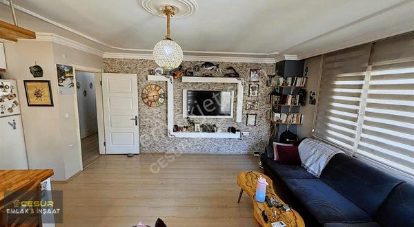 Dikili İsmetpaşa Mahallesi Çarşı Merkezde Satılık 3+1 Asansörlü