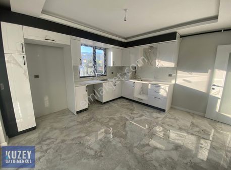 Alpağut Mah. Satılık 4+1 Daire-en Üst Kat-köşe Başı