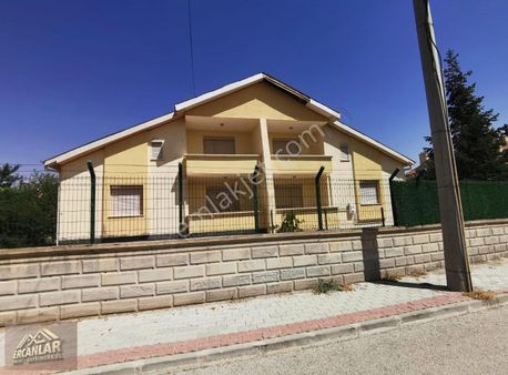 Lalebahçe De 1484 M' Arsa İçerisinde Satılık İkiz Tripleks Villa