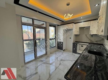 Sümbüller'den Tombakzade Y. Z.ısıtmalı Ö.garajlı Şık Tasarım 2+1