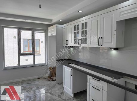 Sümbüller'den Çevre Yolu Yakını Ö.garajlı E.banyolu Modern 2+1