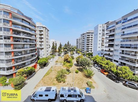 Narlıdere Yenikale'de 5+1 280 M2 Ultra Lüks Satılık Daire