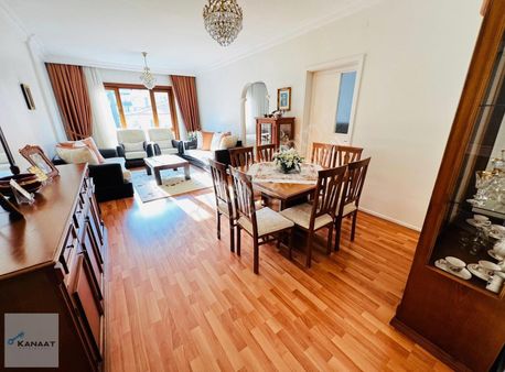 Kanaat'ten Hürriyet Caddesi Üzeri Arakat Ön Cephe