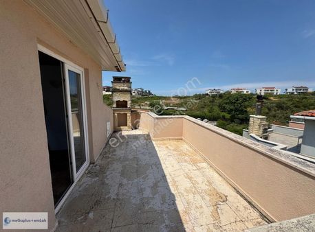 Şile Kurna Mahallesinde Site İçerisinde Satılık 4+2 Villa