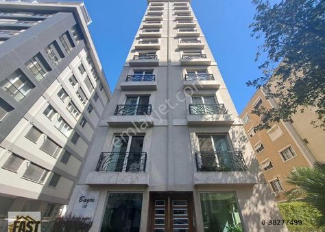 Caddebostan Sahilde Deniz Manzaralı Katta Tek 162m2 Daire