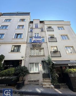 Saraçishak Mahallesinde Satılık 5 Katlı Bina